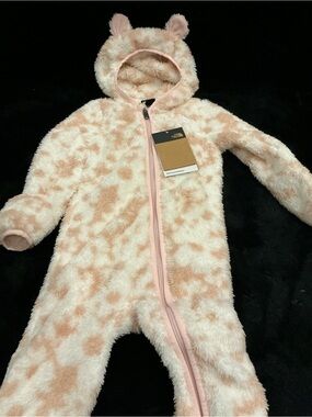 The North Face Baby Bear Hooded One-Piece in Pink and Cream 12-18m NWT